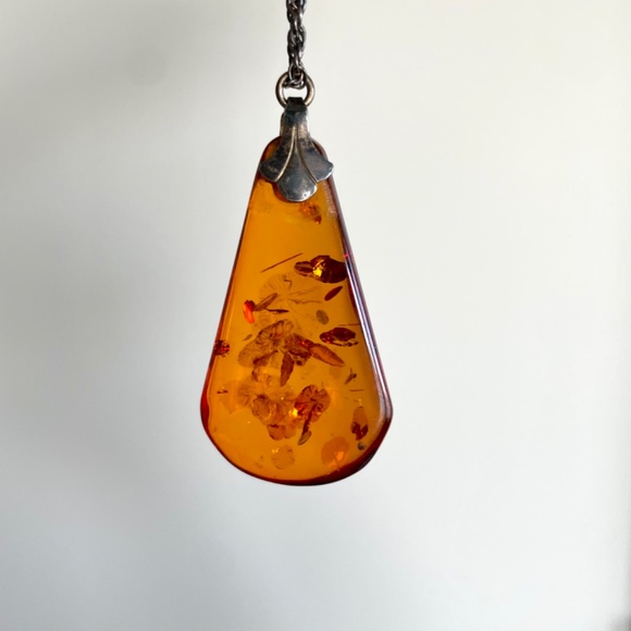 Vintage Amber Necklace - Picture 3 of 17